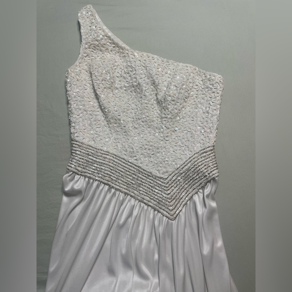 Beautiful White Prom dress
